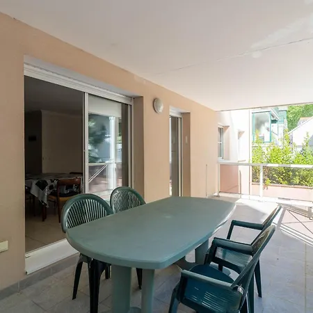 T3 Avec Terrasse, Parking, Proche Commerces Et Plages - Centre - Fr-1-319-15