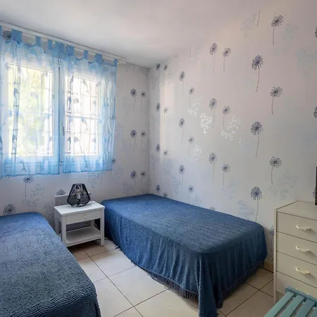 T3 Avec Terrasse, Parking, Proche Commerces Et Plages - Centre - Fr-1-319-15