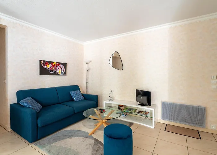 Apartment T3 Avec Terrasse, Parking, Proche Commerces Et Plages - Centre - Fr-1-319-15 *