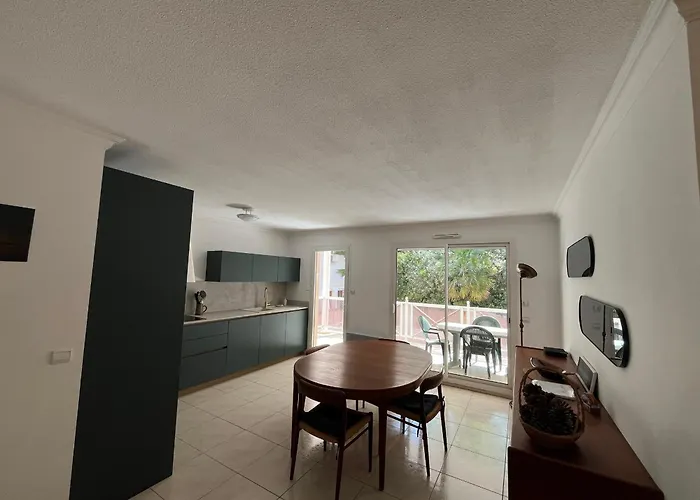 T3 Avec Terrasse, Parking, Proche Commerces Et Plages - Centre - Fr-1-319-15 Apartment